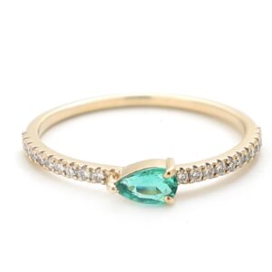 Emerald pear with diamond
