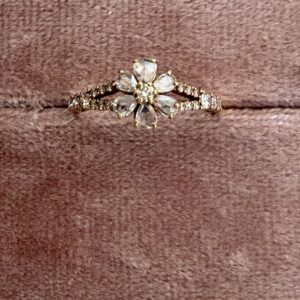 Flower diamond ring