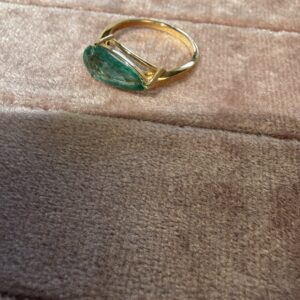 Emerald pear ring